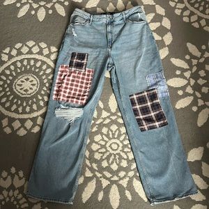 Hollister patched dad jeans!